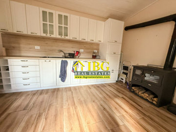 2-bedroom-renovated-house-with-huge-garden-no