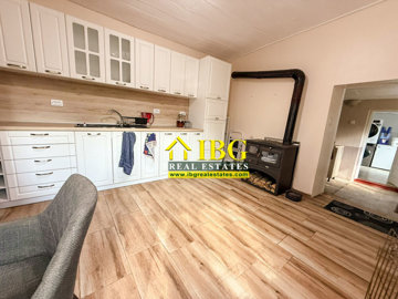 2-bedroom-renovated-house-with-huge-garden-no