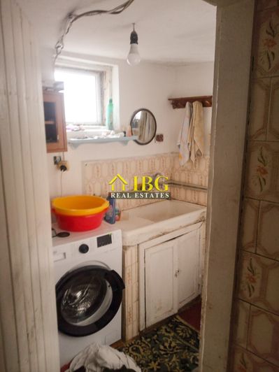 Image No.8-2 Bed House for sale