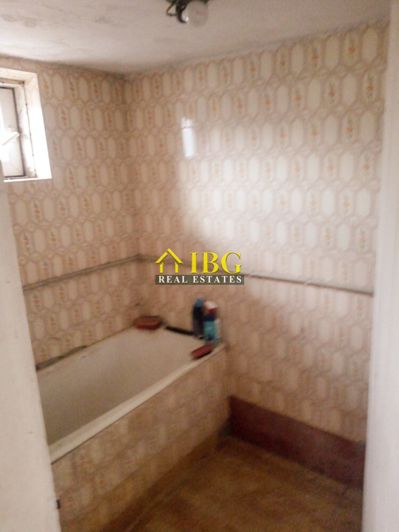 Image No.9-2 Bed House for sale