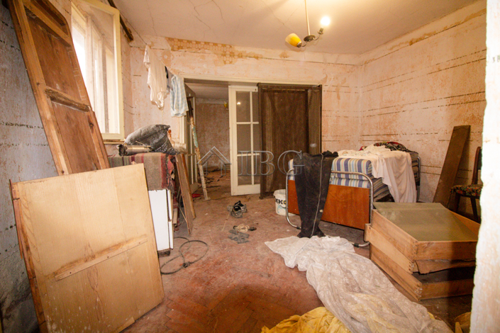 Image No.8-2 Bed House for sale