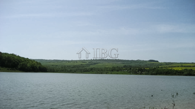 1673872833unique-property-with-lake-5