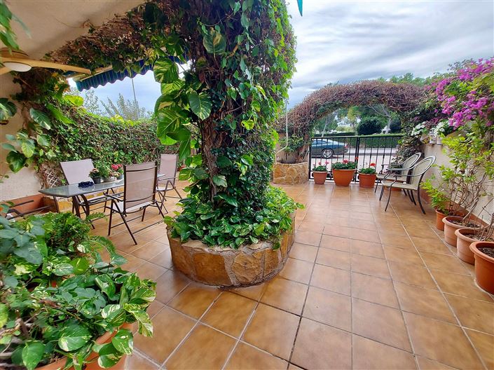 Image No.15-4 Bed Property for sale