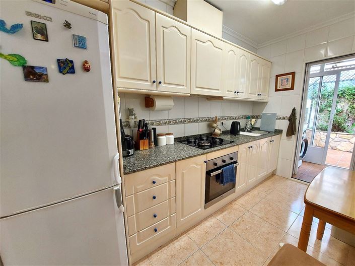 Image No.4-4 Bed Property for sale