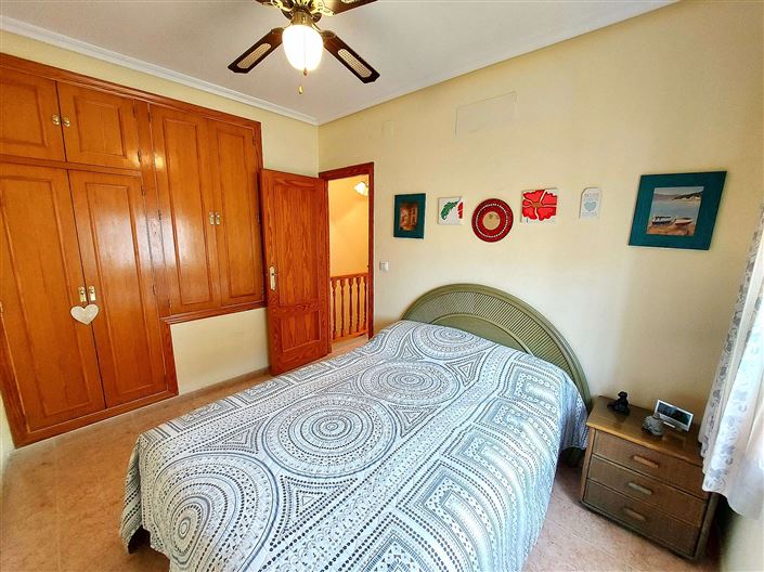 Image No.5-4 Bed Property for sale