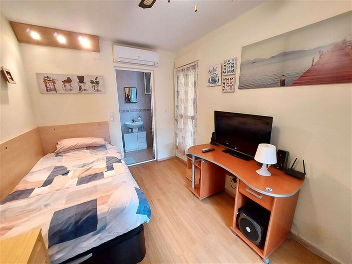 Image No.6-4 Bed Property for sale