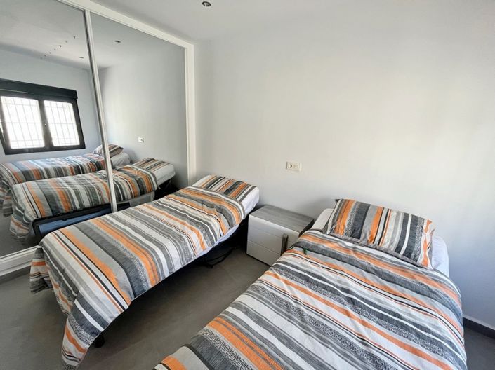 Image No.5-4 Bed Property for sale