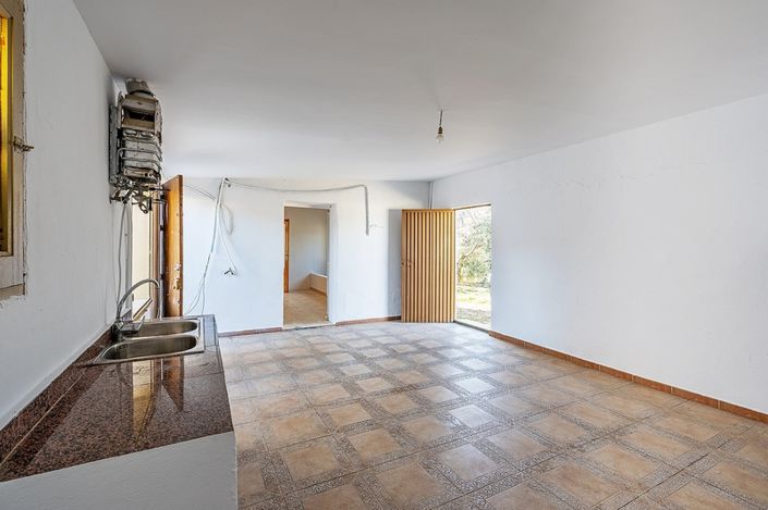 Image No.10-12 Bed Villa for sale