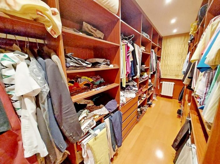 Image No.27-5 Bed Villa for sale