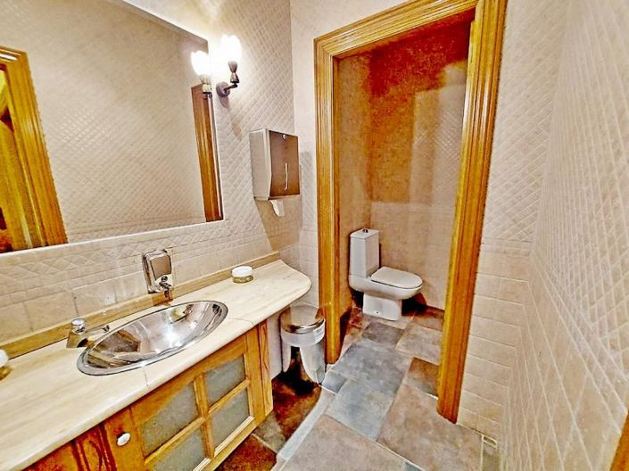 Image No.37-5 Bed Villa for sale