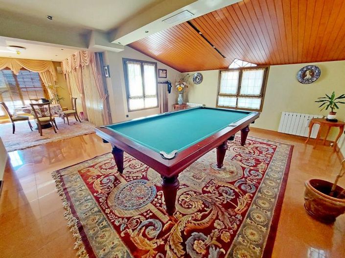 Image No.9-5 Bed Villa for sale