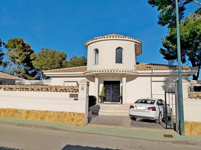 Image No.1-3 Bed Villa for sale