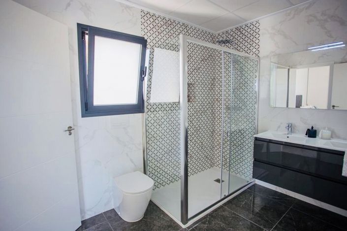 Image No.14-3 Bed Property for sale