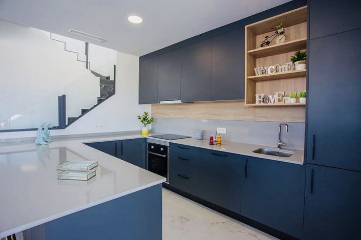 Image No.6-3 Bed Property for sale