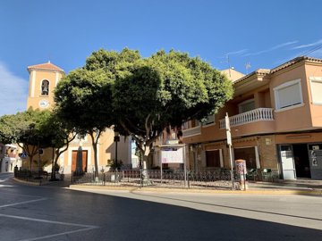 gdolores-plaza-iglesia