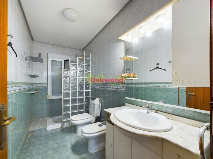 Image No.12-8 Bed Property for sale