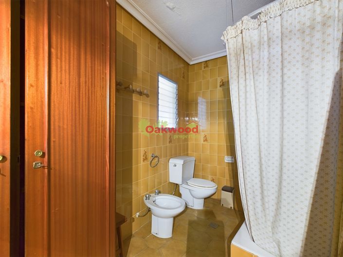 Image No.19-8 Bed Property for sale