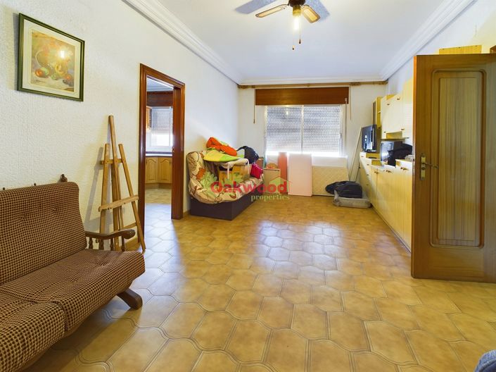 Image No.3-8 Bed Property for sale