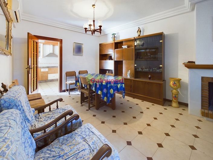 Image No.35-8 Bed Property for sale