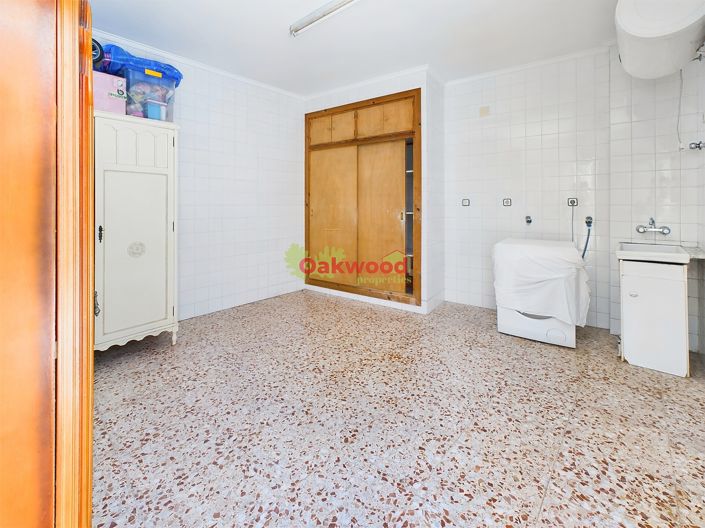 Image No.37-8 Bed Property for sale