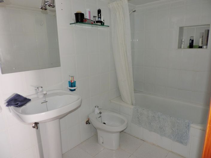 Image No.10-4 Bed Property for sale