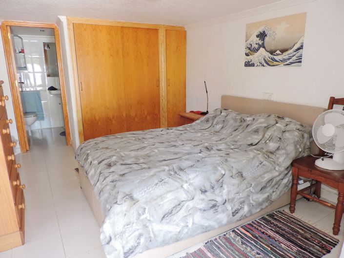 Image No.6-4 Bed Property for sale