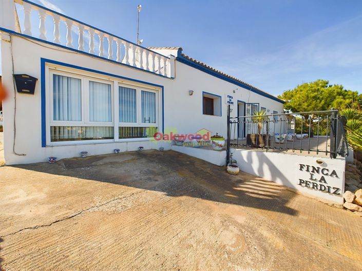 Image No.1-4 Bed Country House for sale