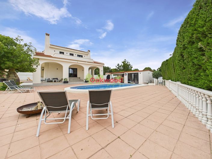 Image No.1-Villa de 4 chambres à vendre à Pinar de Campoverde