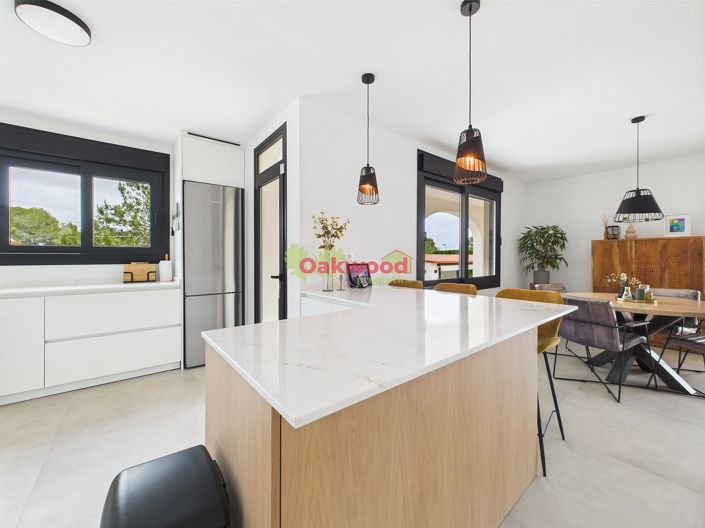 Image No.11-4 Bed Villa for sale