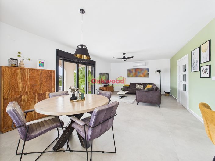 Image No.3-4 Bed Villa for sale