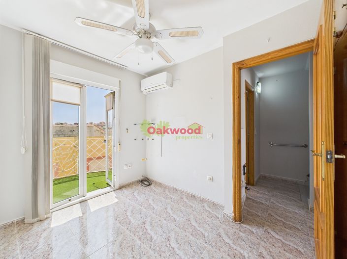 Image No.18-2 Bed Townhouse for sale
