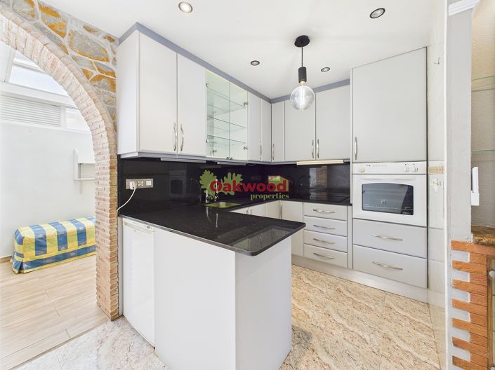 Image No.8-2 Bed Townhouse for sale