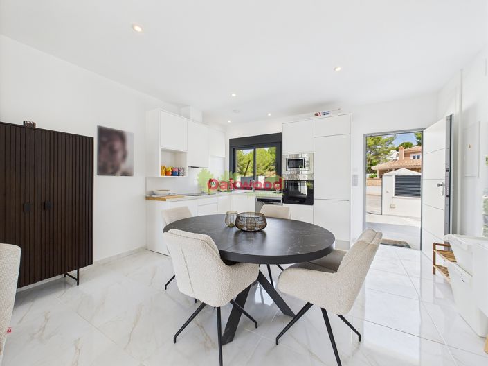 Image No.11-3 Bed Villa for sale