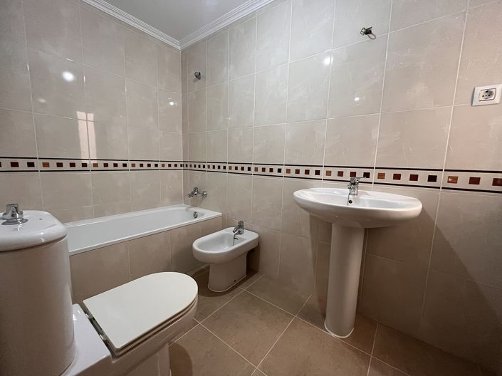 Image No.23-2 Bed Apartment for sale