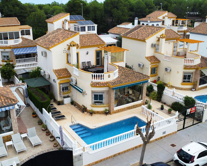 Image No.1-3 Bed Villa for sale