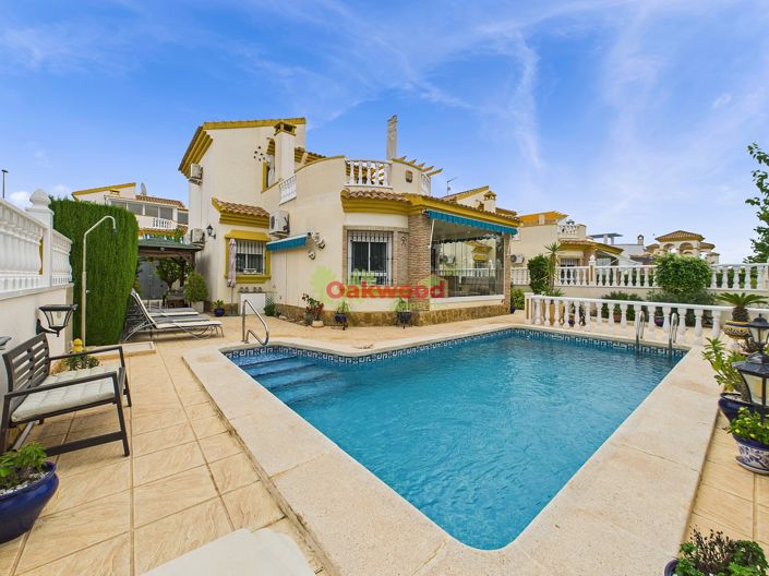 Image No.2-Villa de 3 chambres à vendre à Pinar de Campoverde