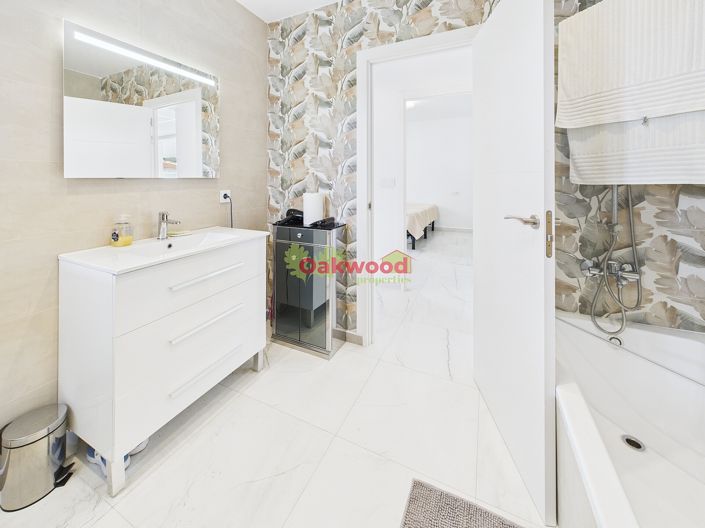 Image No.11-6 Bed Villa for sale