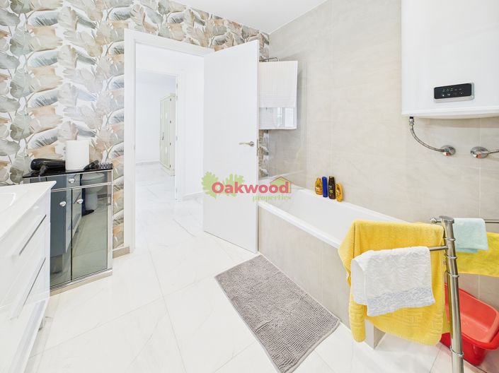 Image No.12-6 Bed Villa for sale