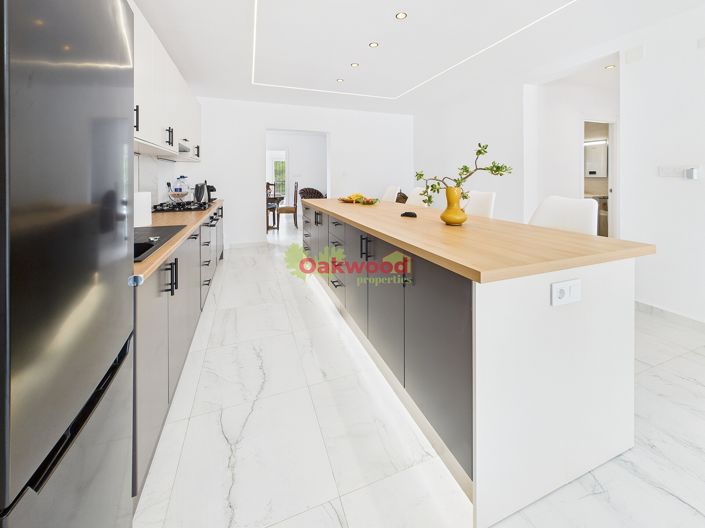 Image No.4-6 Bed Villa for sale