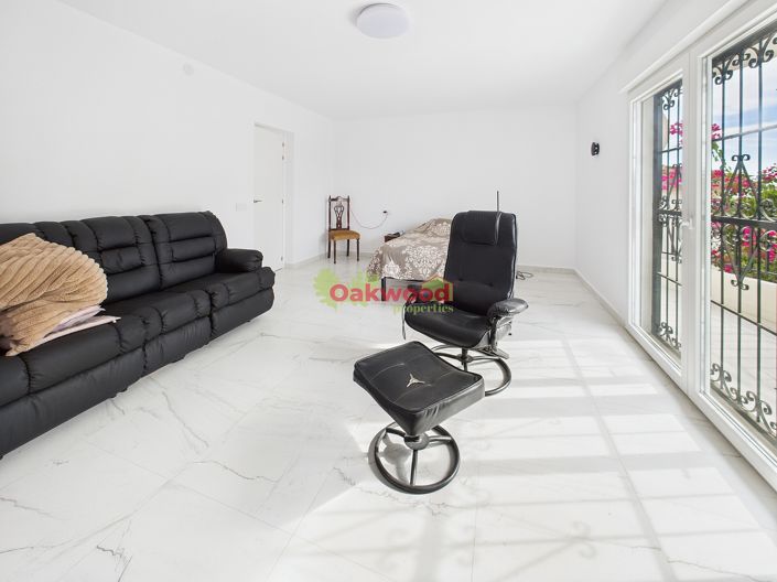 Image No.8-6 Bed Villa for sale