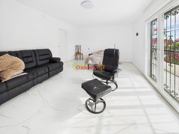 gcam04245g0-pr0074-still017