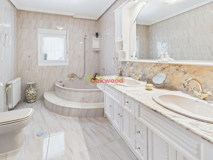 Image No.18-3 Bed Villa for sale