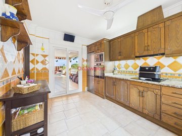 gcam04245g0-pr0080-still019