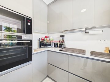 gcam04245g0-pr0083-still017