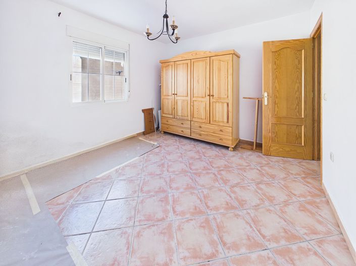 Image No.17-3 Bed Villa for sale