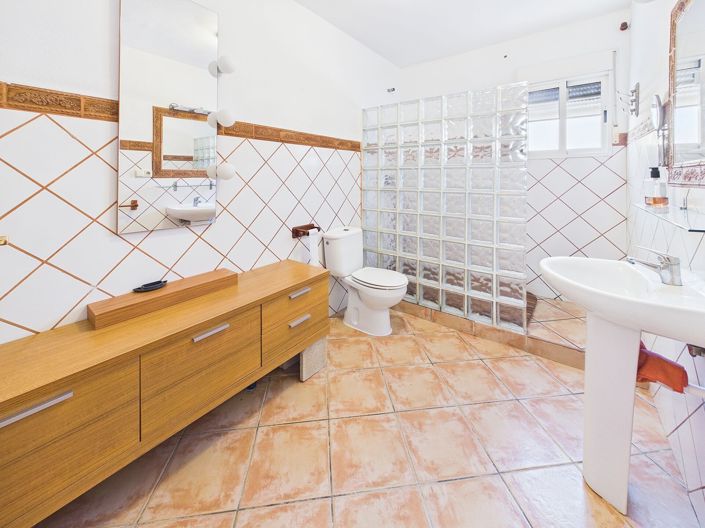 Image No.21-3 Bed Villa for sale