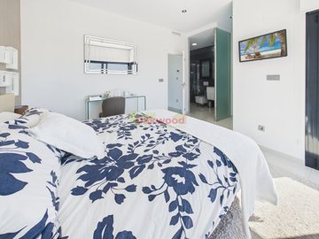 gcam04245g0-pr0086-still022