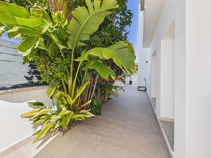 Image No.39-3 Bed Villa for sale