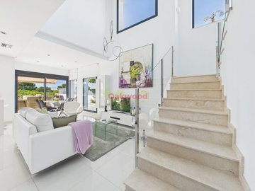 gcam04245g0-pr0086-still007