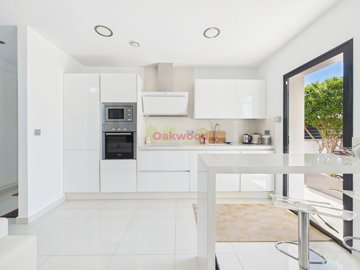 gcam04245g0-pr0086-still011